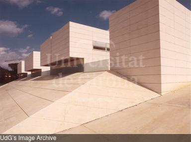 Edifici de la Facultat de Dret. [Photograph]