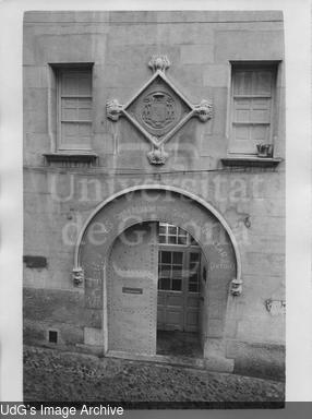 Façana de l'Edifici del Seminari de Girona. [Photograph]