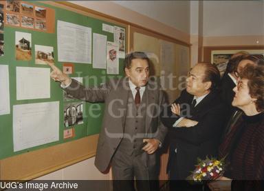 Visita de les instal·lacions de la Politècnica. [Photograph]