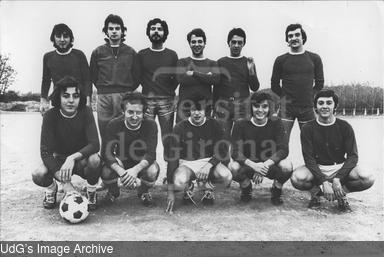 Equip de futbol de Ciències al Camp del Pontense. [Photograph]